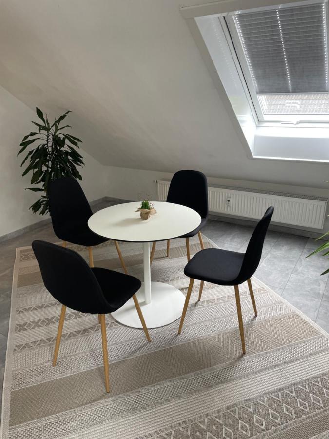 Wen Koenigsberger,Ruhige Dg-Wohnung In Weiden,2 Schlafzimmer,Parkplatz, Zentral! Weiden in der Oberpfalz Exteriör bild